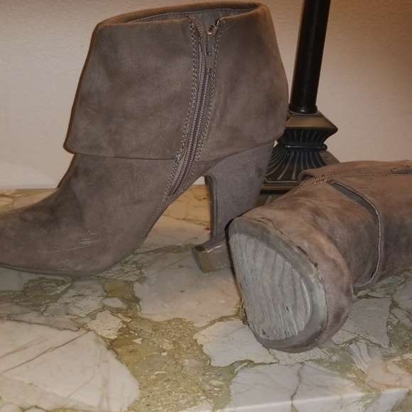 BEAUTIFUL SAND BOOTIES!?! - Picture 5 of 7